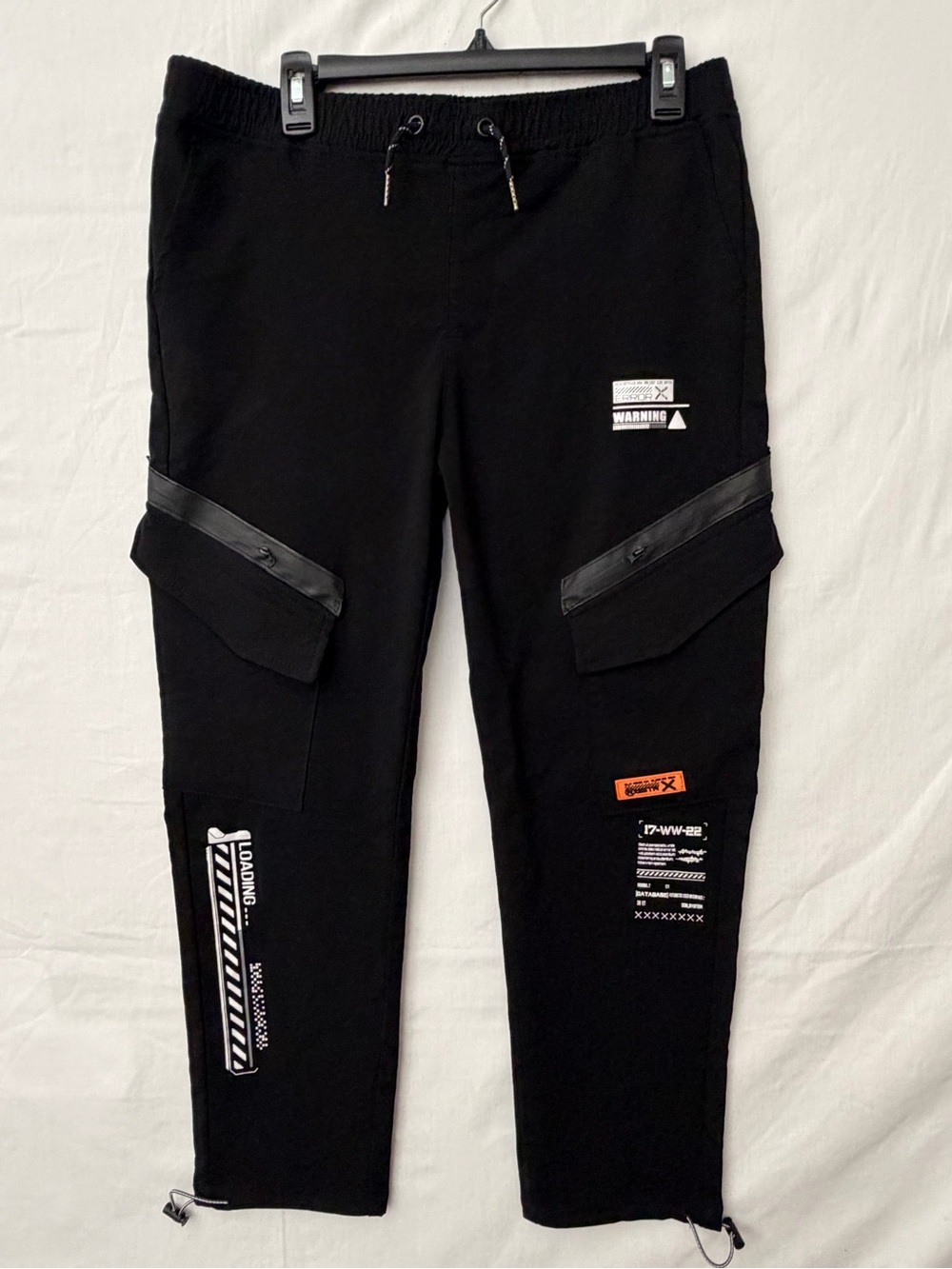RGSTR Men’s Black Cargo Pants Tech Graphic Size 18 (A766)